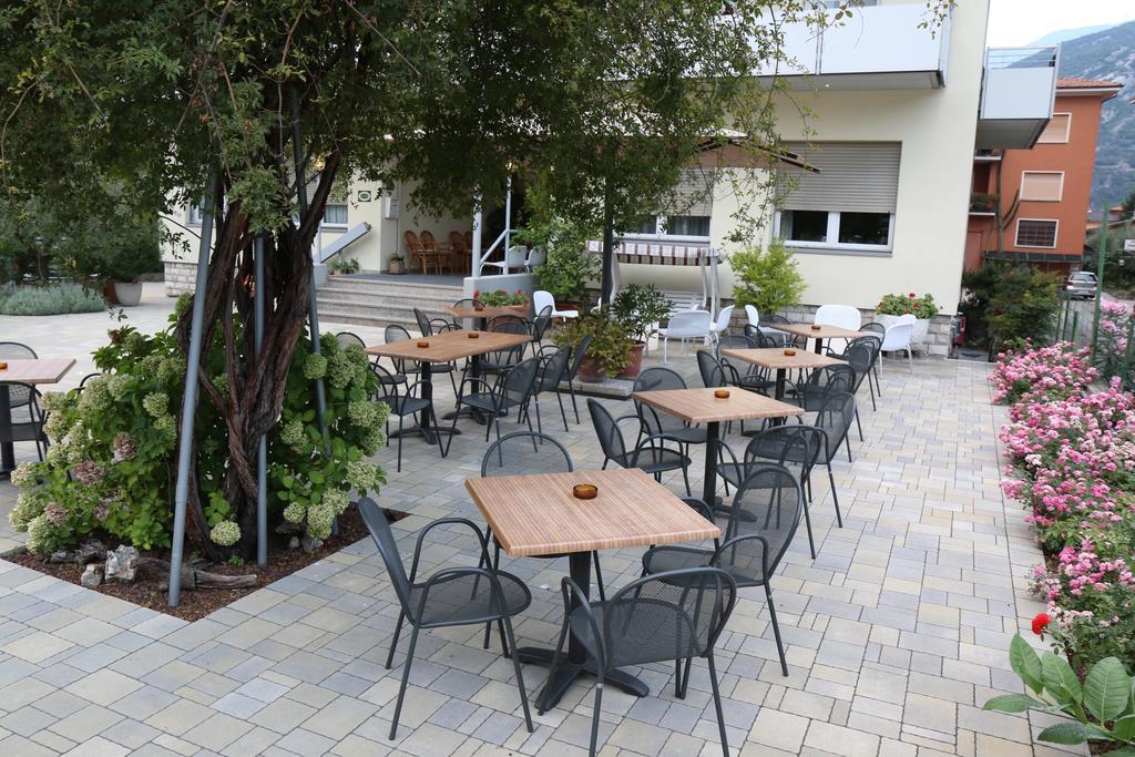 Hotel Villa Clara Torbole Sul Garda Bagian luar foto